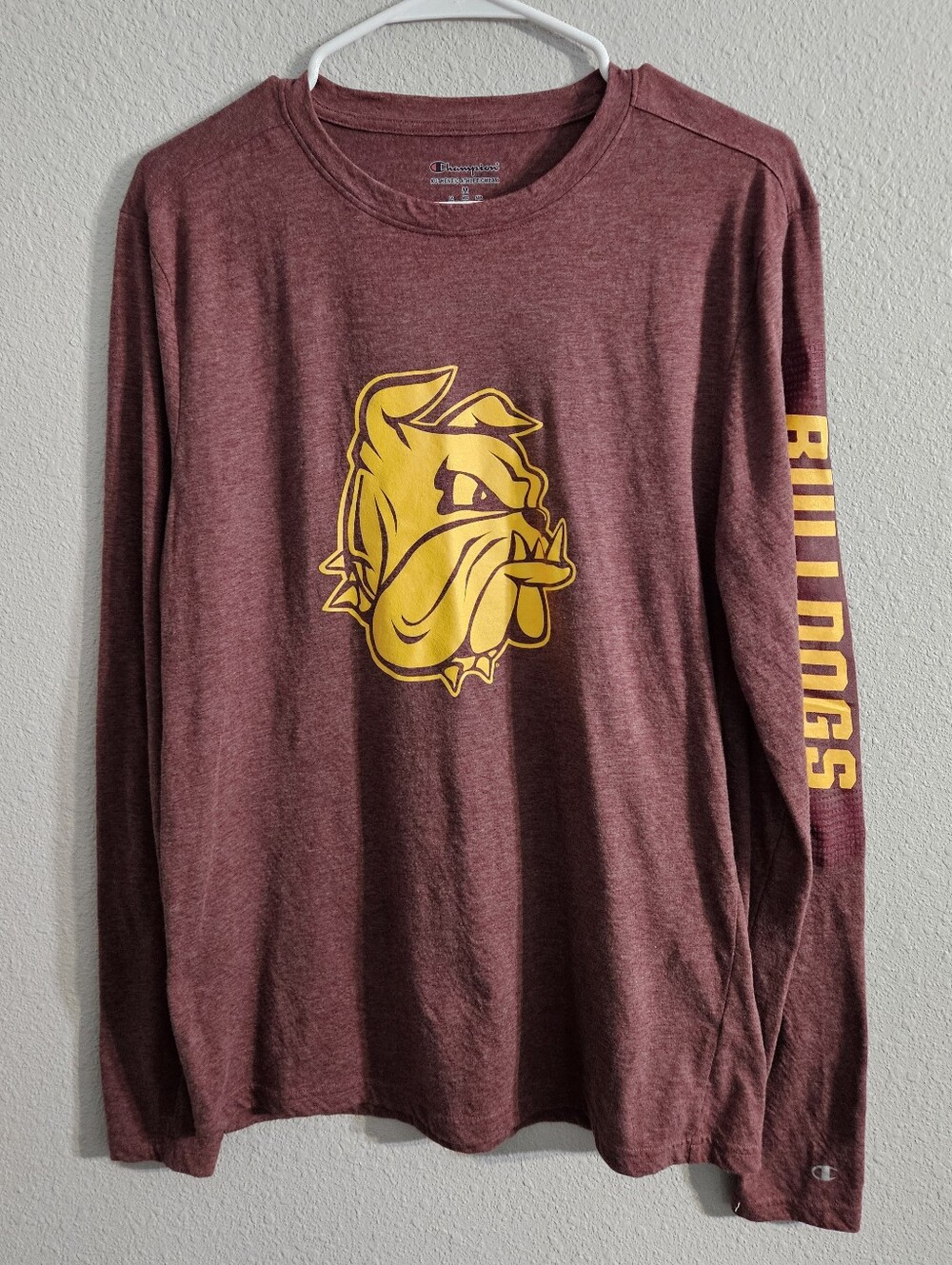 Champion Long Sleeved Tee, U Of M Duluth Bulldogs, Size Medium